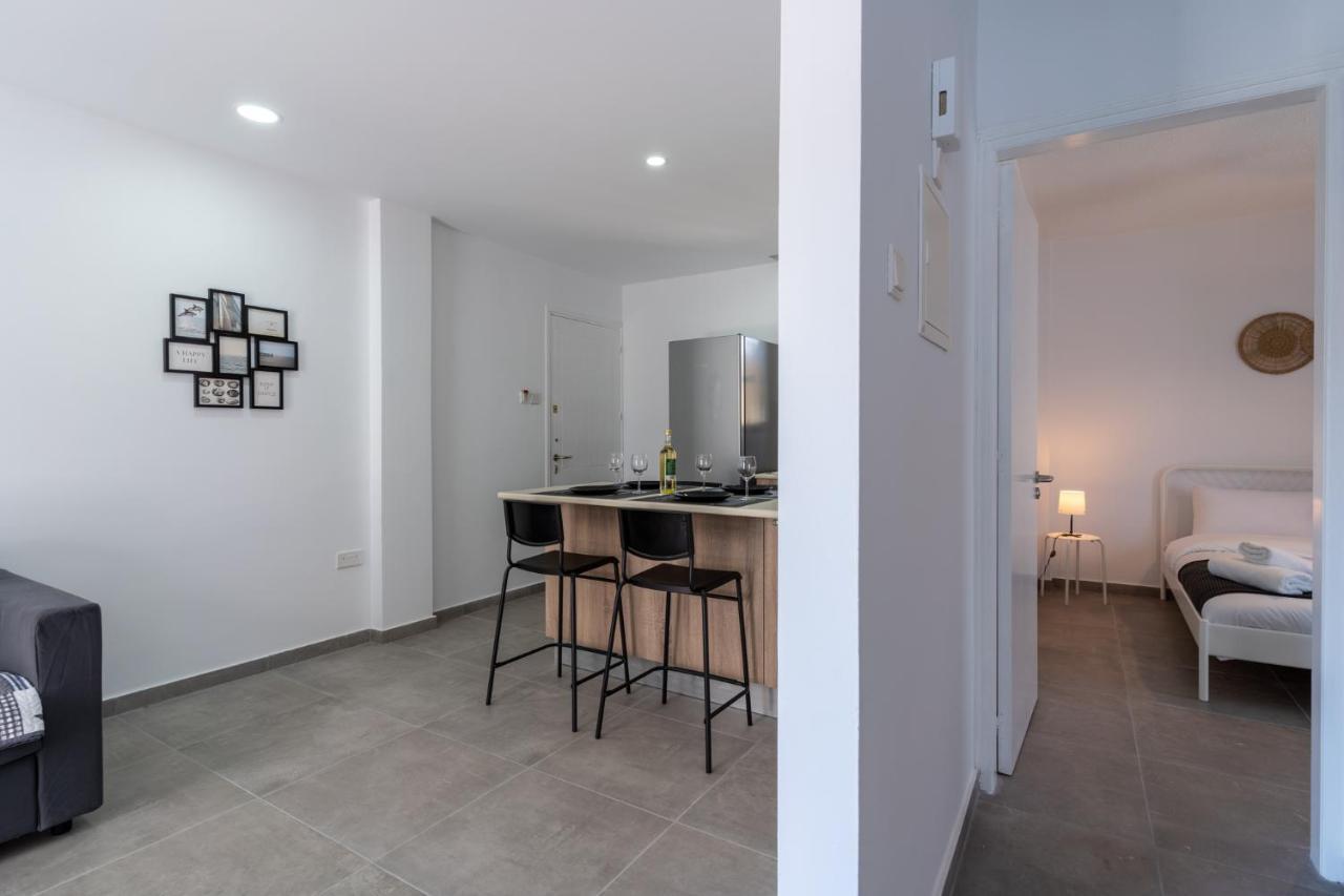 Odyssey - Captivating 2-Bedroom Retreat In Larnaca Exteriér fotografie
