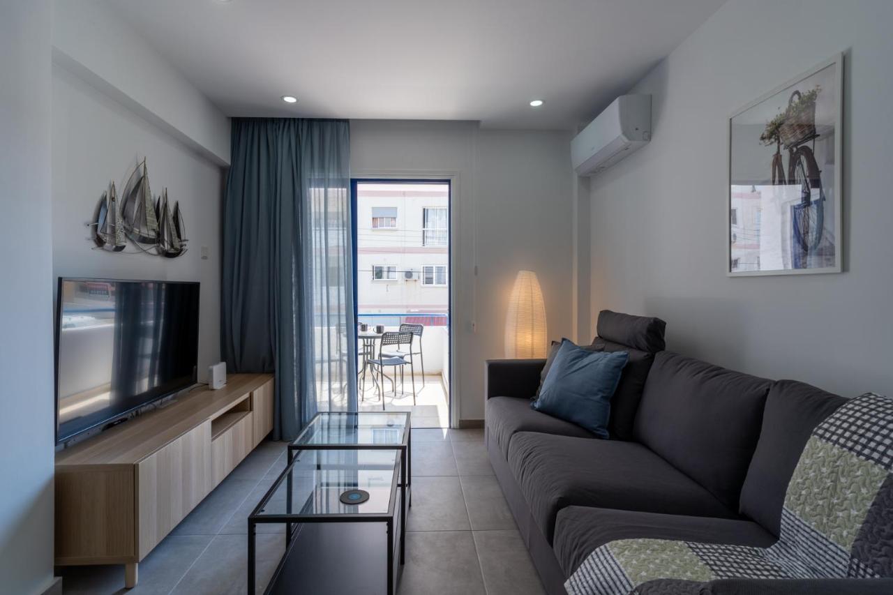 Odyssey - Captivating 2-Bedroom Retreat In Larnaca Exteriér fotografie
