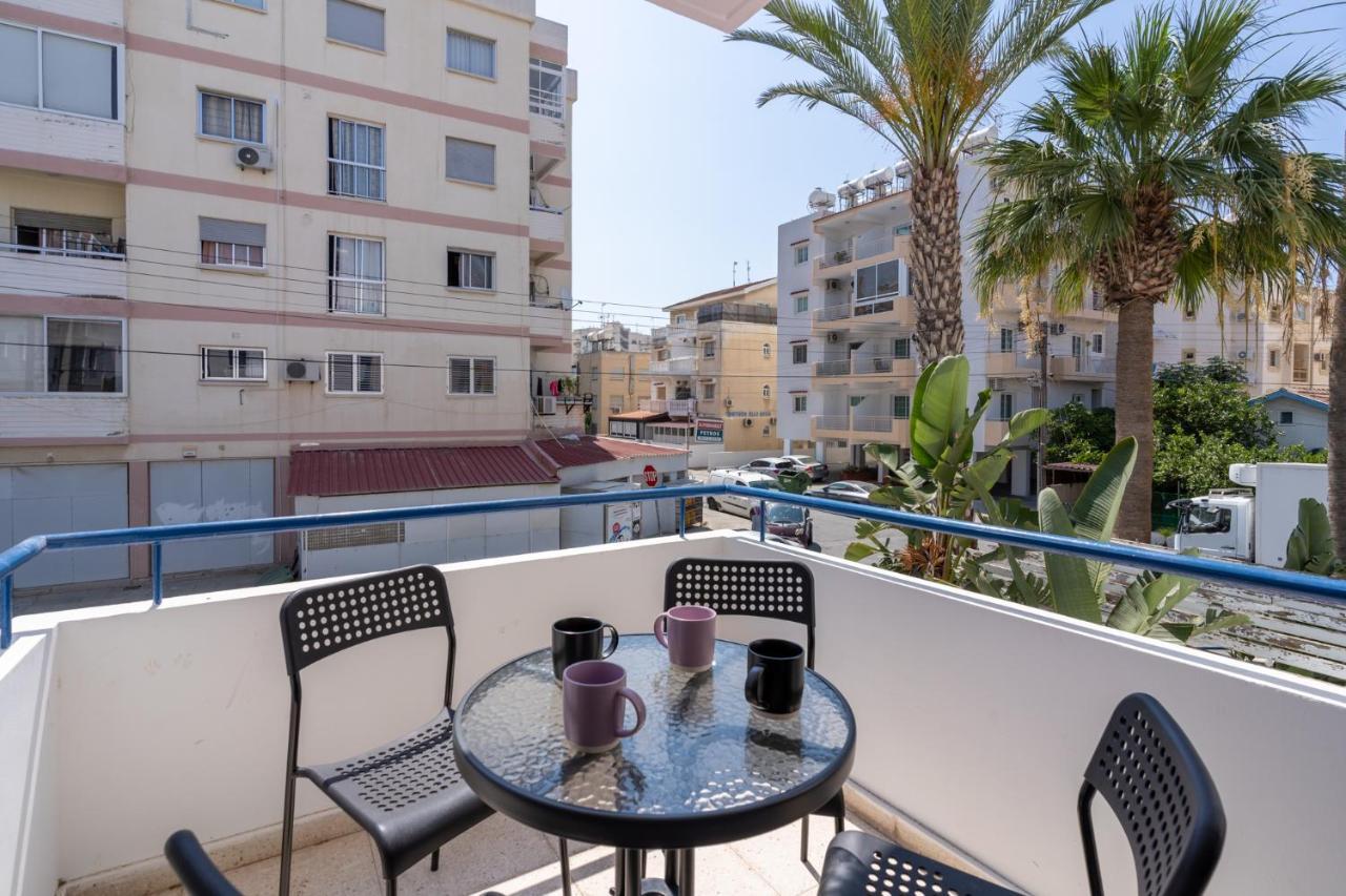Odyssey - Captivating 2-Bedroom Retreat In Larnaca Exteriér fotografie