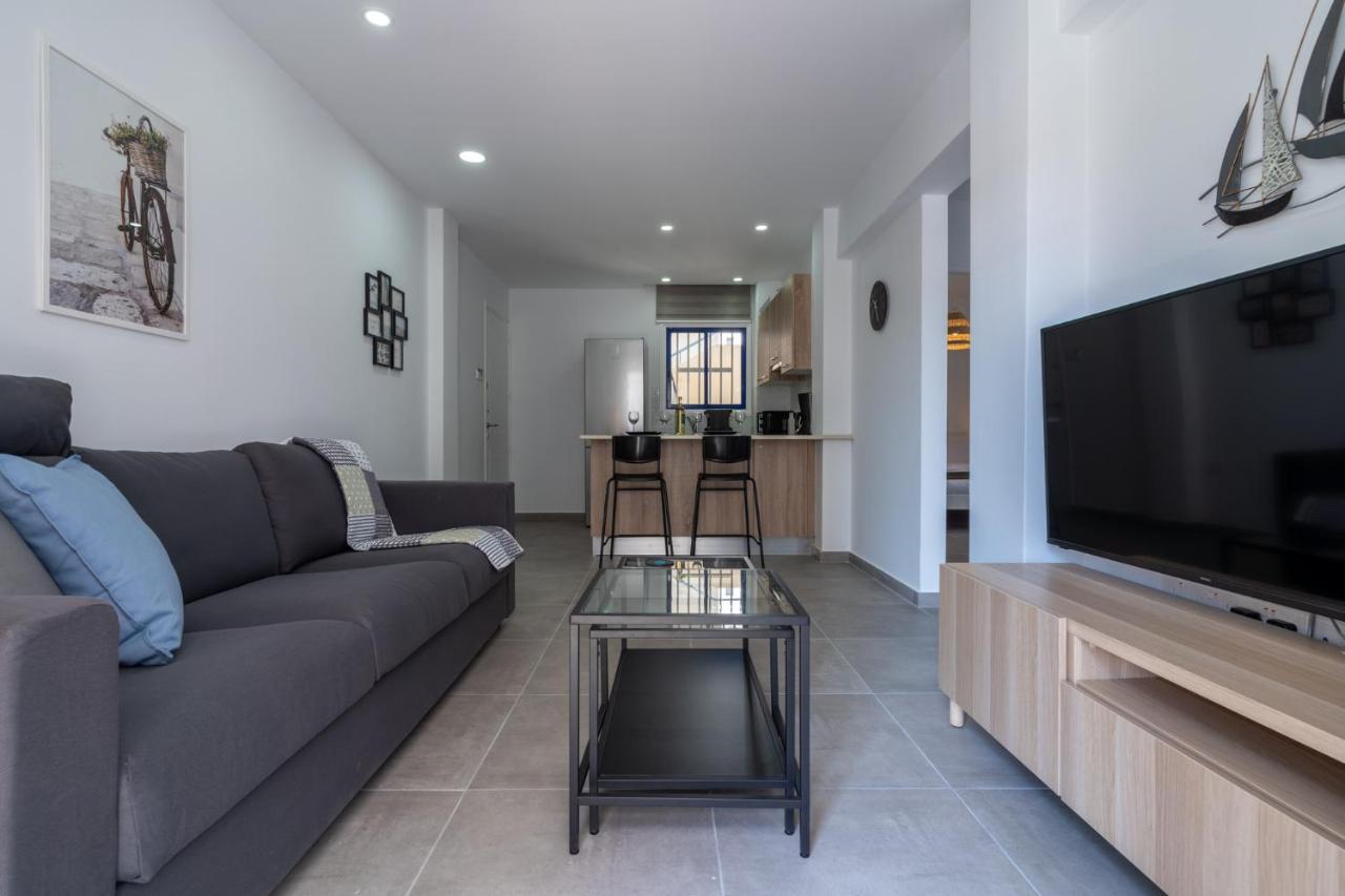 Odyssey - Captivating 2-Bedroom Retreat In Larnaca Exteriér fotografie